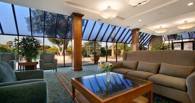 Doubletree By Hilton San Bernardino Hotel Beltér fotó